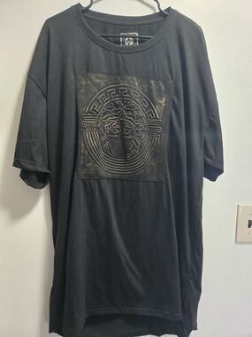 Black Graphic Men's T-Shirt with Embossed Medusa Panel